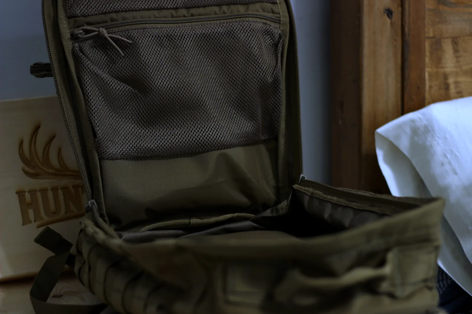 The admin panel inside the pack with two zipped mesh pockets and a padded sleeve