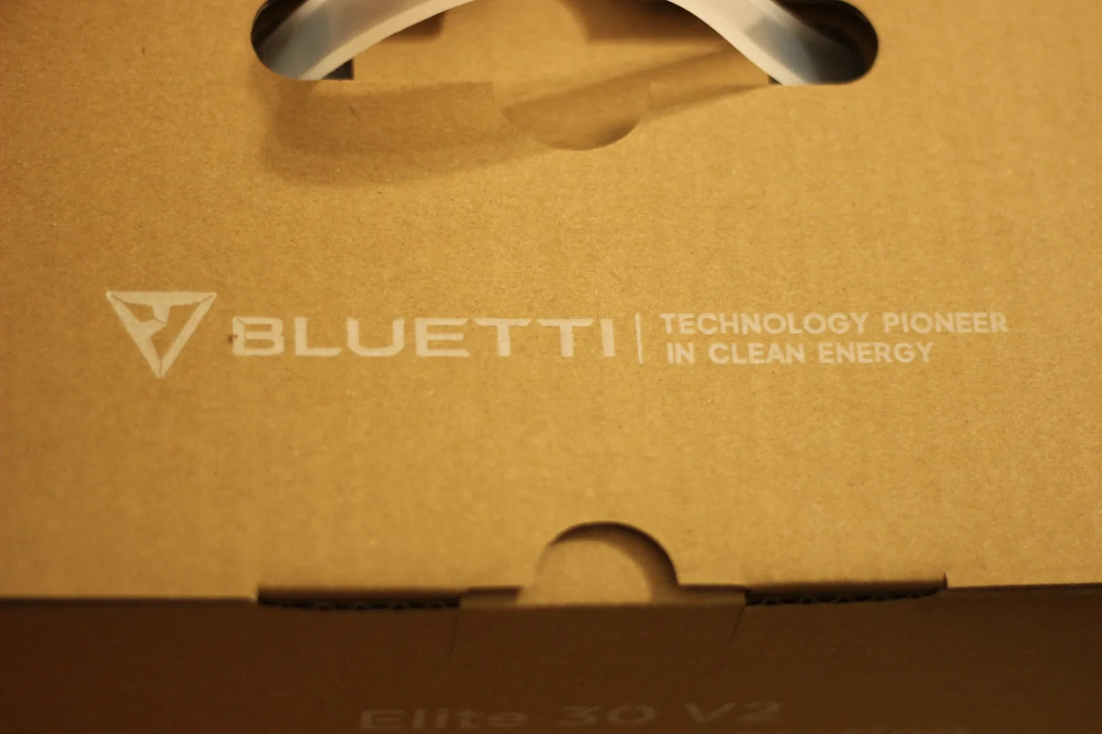 Unboxing the Elite 30 V2 from the retail packaging