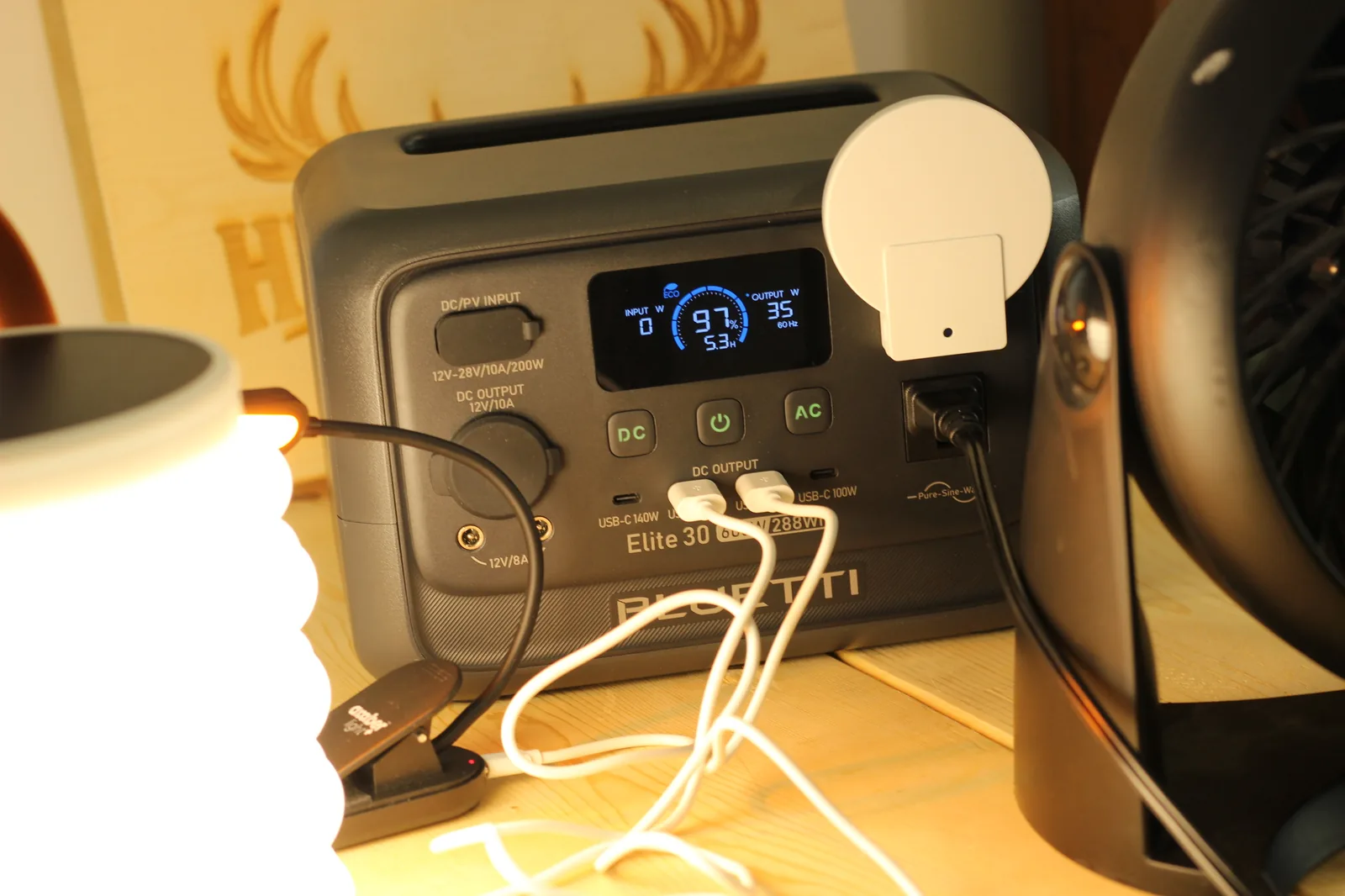 Elite 30 V2 charging a phone via USB-C